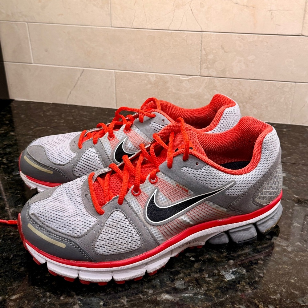 Nike Air Pegasus+ 28 Running Shoes